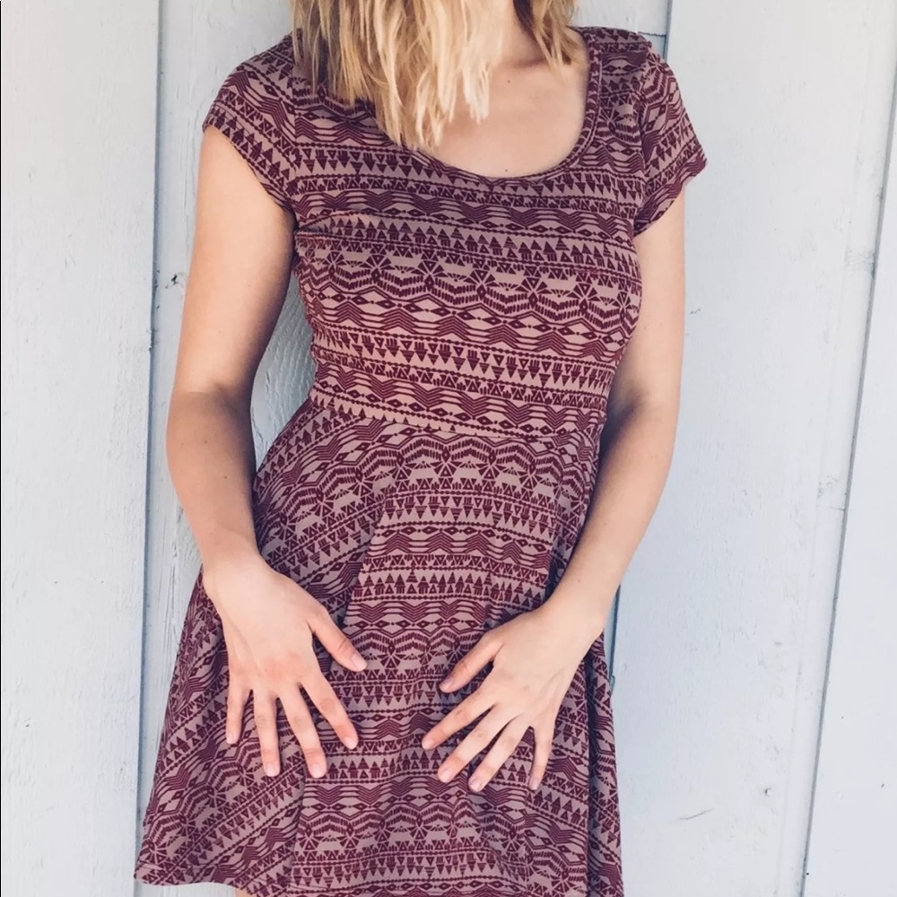 Maroon Mandy K Aztec Flowy Dress Size Medium